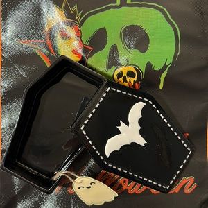 Halloween Decor Ceramic • Coffin w/removable lid.